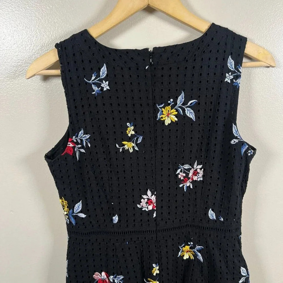 Ann Taylor Eyelet Floral Sheath Dress Size 6 Black Work Office Career Church - Picture 7 of 10
